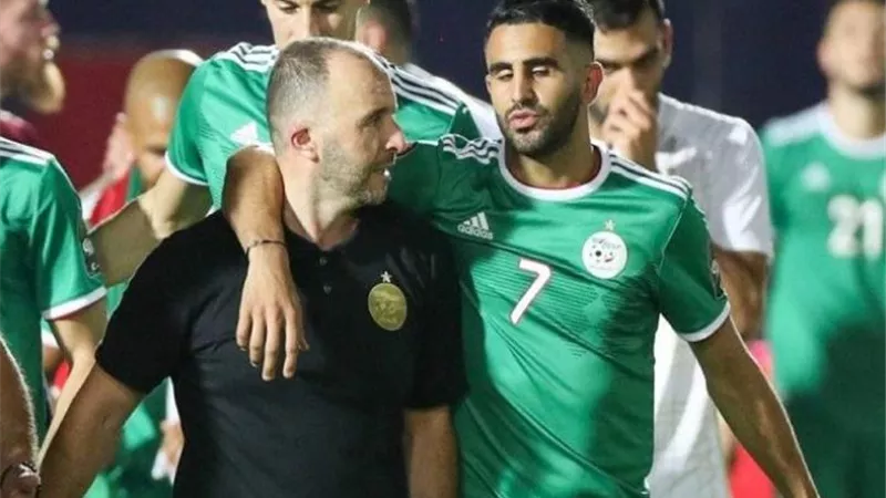 بلماضى يسحب شارة قيادة منتخب الجزائر من محرز .. تعرف على السبب