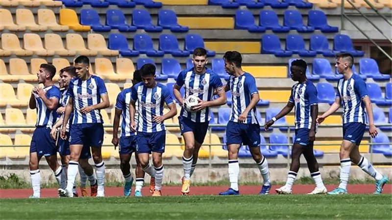 بالفيديو .. احتفال كوميدى لمدرب بورتو بعد التتويج بالدورى البرتغالى