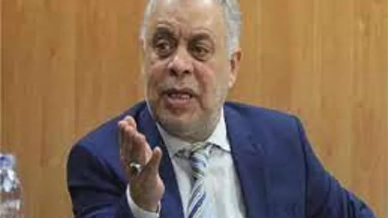 نقيب الممثلين يكشف موقف ظهور نجوم الشرف فى الاعمال الفنية من الضرائب