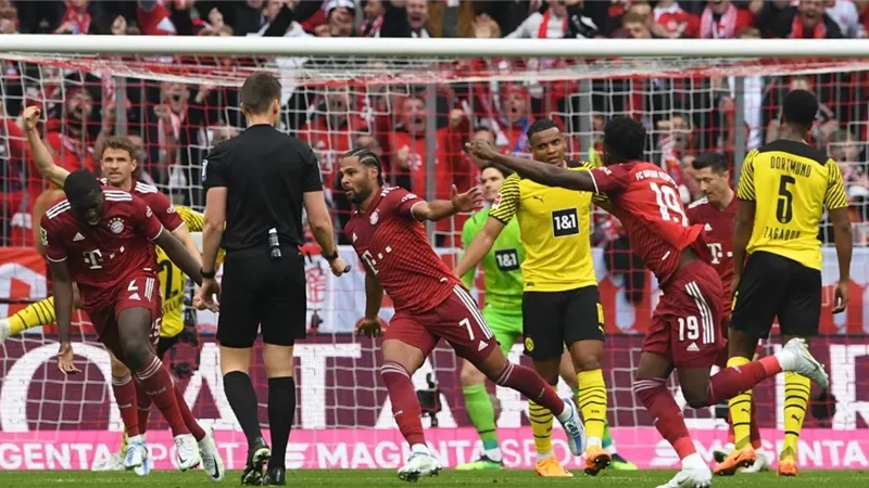 شاهد .. احتفالات لاعبو بايرن ميونخ بالدورى الالمانى العاشر على التوالى