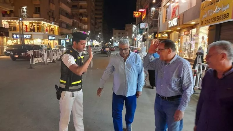 جولة فجرية لمحافظ الشرقية لمتابعة أعمال الرصف والتطوير الجارية بشوارع مدينة الزقازيق