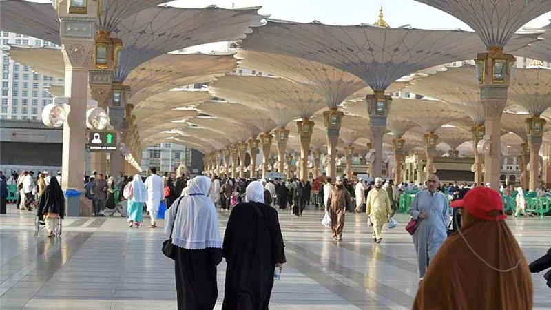 السعودية: أكثر من 1.5 مليون معتمر قدموا للمدينة المنورة خلال موسم العمرة هذا العام