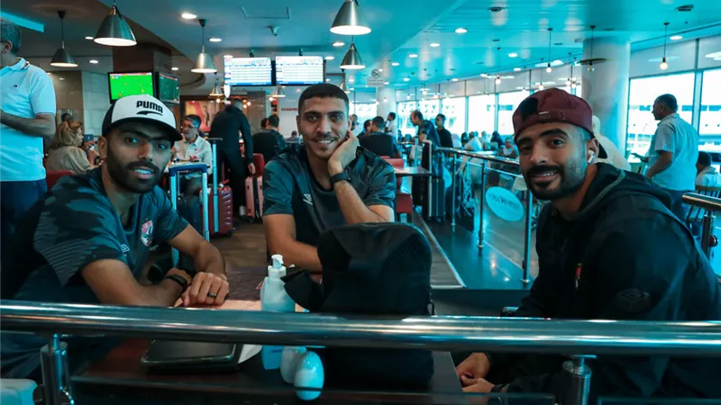 لاعبو الأهلي يصلون مطار القاهرة استعدادًا لرحلة الجزائر
