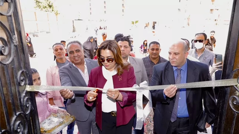 محافظ دمياط تفتتح عمارتى إسكان للأسر الأولى بالرعاية