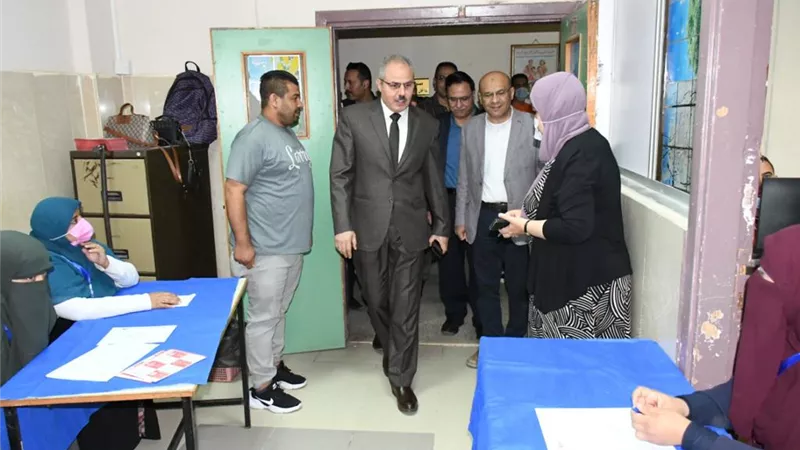رئيس جامعة القناة يشهد أكبر حملة للتبرع بالدم بالمستشفى التعليمي ..صور