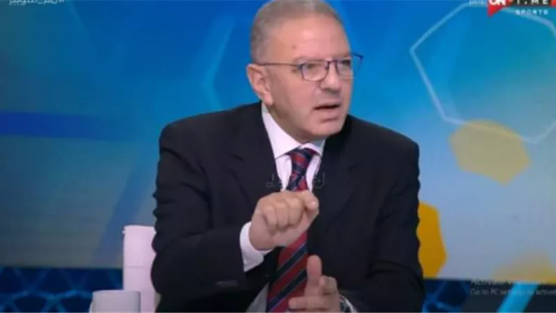 طلعت يوسف: الأهلى ناد محترف وسط هواة .. صور