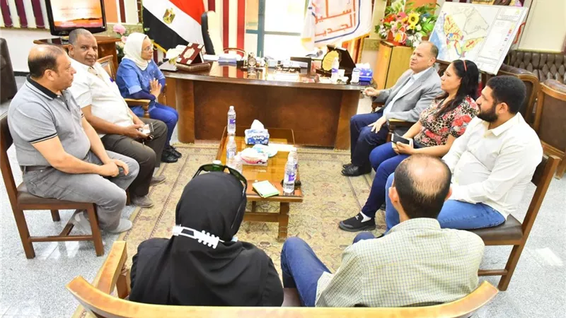 سعد يزور مدينة أسيوط الجديدة ويلتقي رئيس الجهاز لبحث سبل جذب استثمارات جديدة وتلبية احتياجات المواطنين