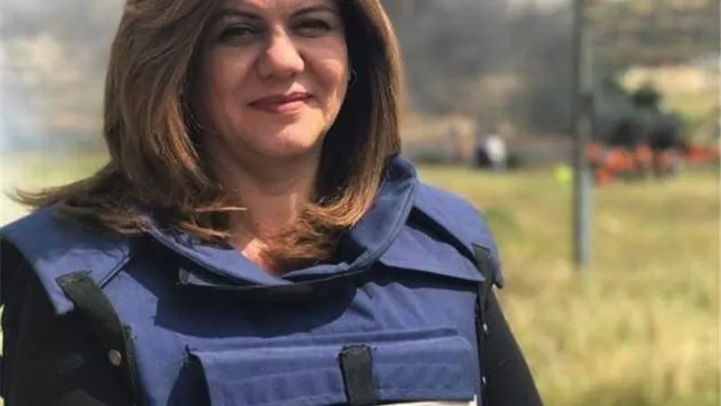 مفيد عاشور يودع شيرين أبو عاقلة برسالة مؤثرة