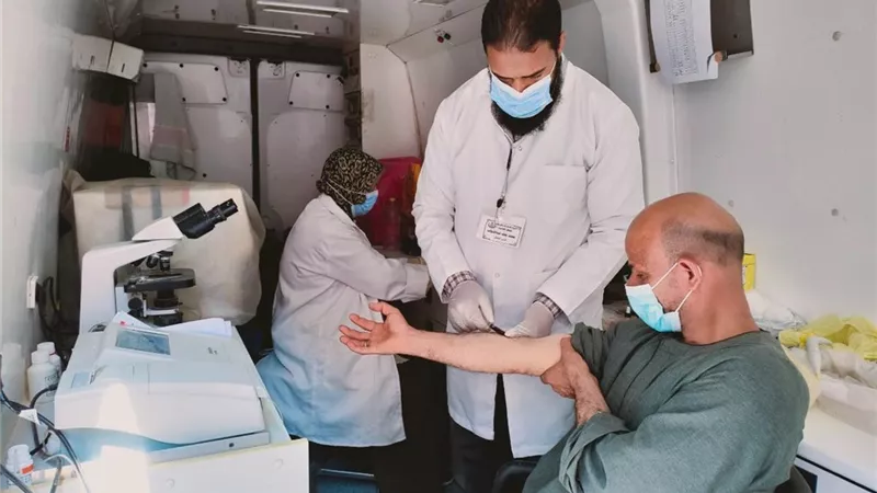 صحة المنيا : فحص وعلاج ١٦٤٥ مواطنا بالمجان فى قافلة بقرية شارونة مغاغة