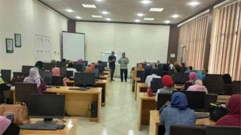 دورات تدريبية عن أساسيات لغة الاشارة للعاملين بالمراكز التكنولوجية بالشرقية