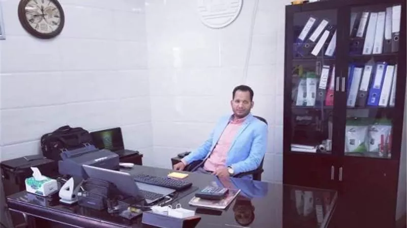 كيميائي مصري يبتكر أمصال طبيعية ومبيدات حشرية فورية