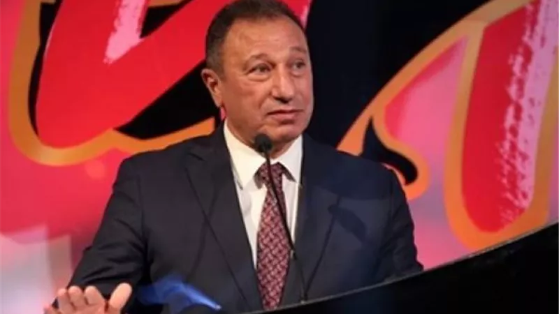 الخطيب يطمئن على بعثة الأهلي في الجزائر قبل مواجهة وفاق سطيف