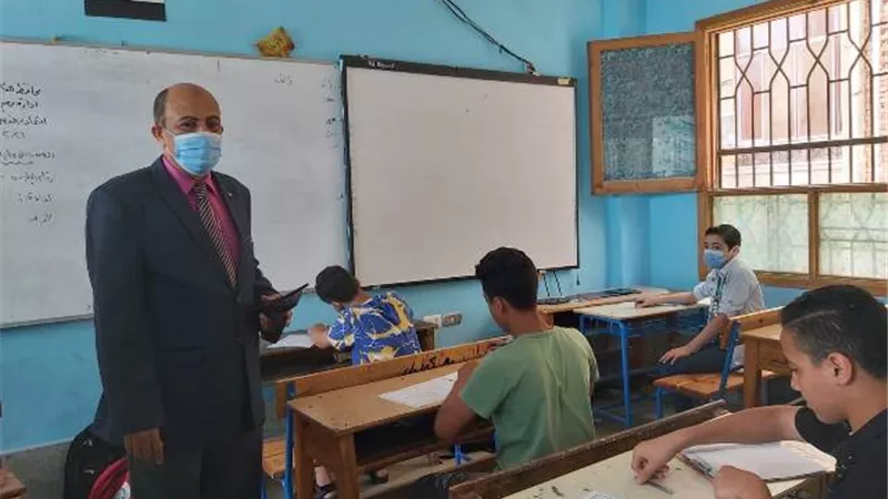 عربي ثانية ثانوي بلامشاكل والغياب اقل من ١%