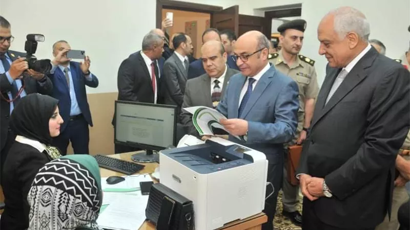 وزير العدل يفتتح مجمع الخدمات الرقميه للشهر العقاري