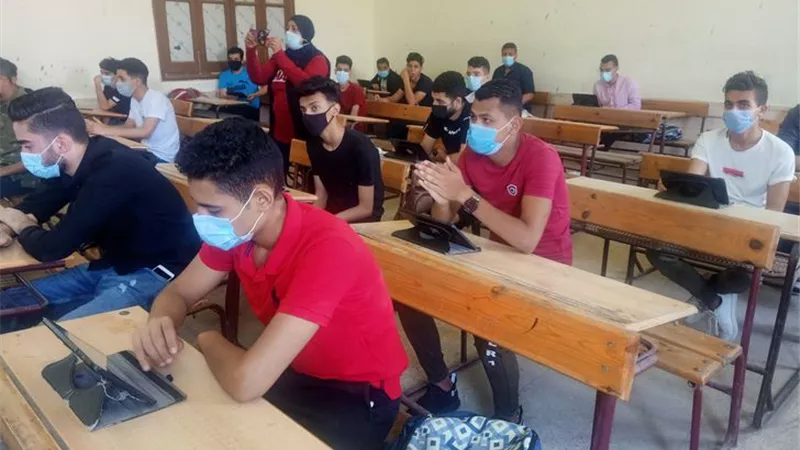 الدرجة كاملة للطلاب الذين لم يتمكنوا من اداء الامتحان الالكتروني لثانية ثانوي