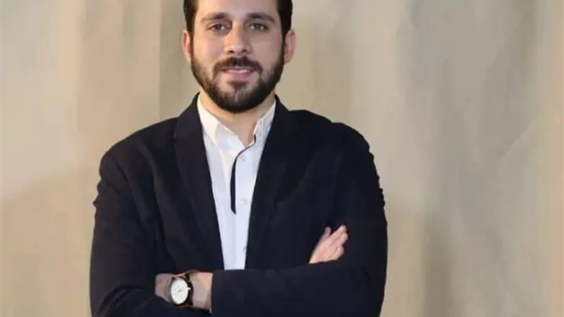 مينا بشرى يقدم برنامج 