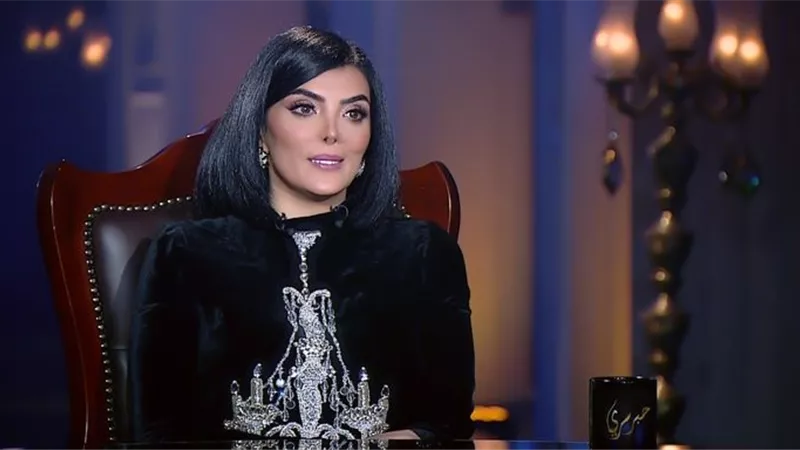 سعره ٤٧١٤ دولار.. فستان حورية فرغلى يشغل فتيات التواصل الاجتماعى.. صور