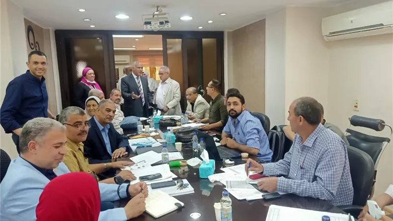 رئيس مياه الجيزة: اجتماع أسبوعي لمتابعة مشروعات حياة كريمة