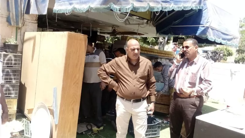جهاز الشروق يحرر 24 محضر إشغال فى حملة لإشغالات بالتعاون مع شرطة التعمير.. بالصور