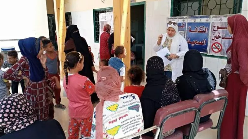 الكشف وعلاج 939 مواطنا بقافلة طبية مجانية بفرشوط ضمن حياة كريمة