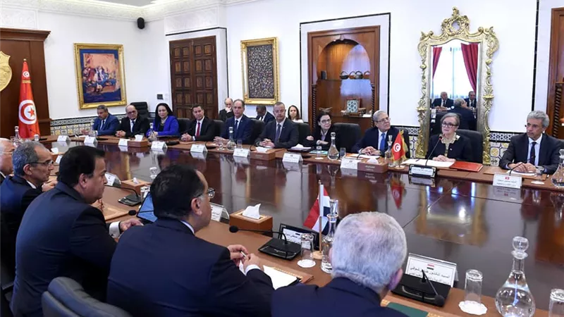 رئيسة الحكومة التونسية تؤكد أهميّة التعاون فى القطاعات الاستراتيجية والأمن الغذائي والصحّي
