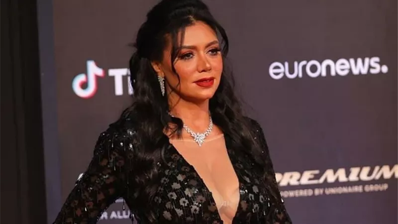 رانيا يوسف إتمنيت دور منة شلبي في بطلوع الروح .. فيديو