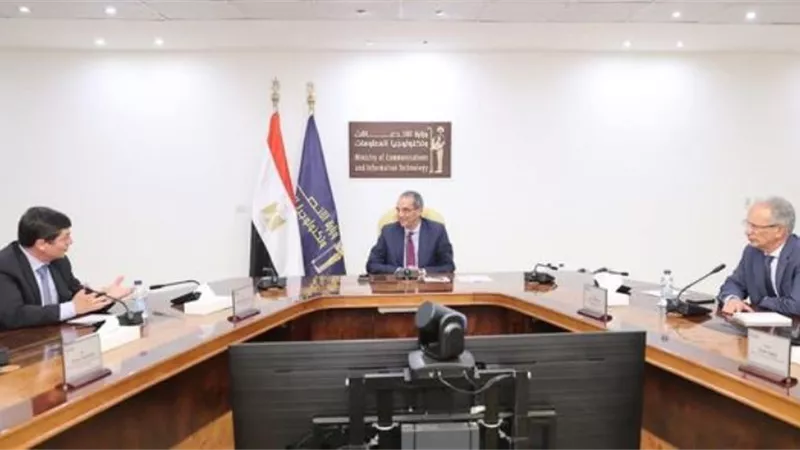 وزير الاتصالات: نستهدف تعزيز مكانة مصر وزيادة تنافسيتها فى تصنيع الإلكترونيات