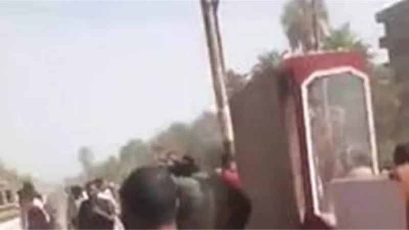 بالصور .. حالة من الهرج في نجع الشرفا بالبصيلية إدفو عقب هروب احد المستريحين