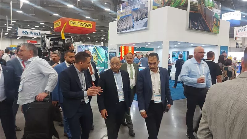 وزير التنمية المحلية يشارك في المؤتمر والمعرض الدولي لإدارة المخلفات بمدينة 