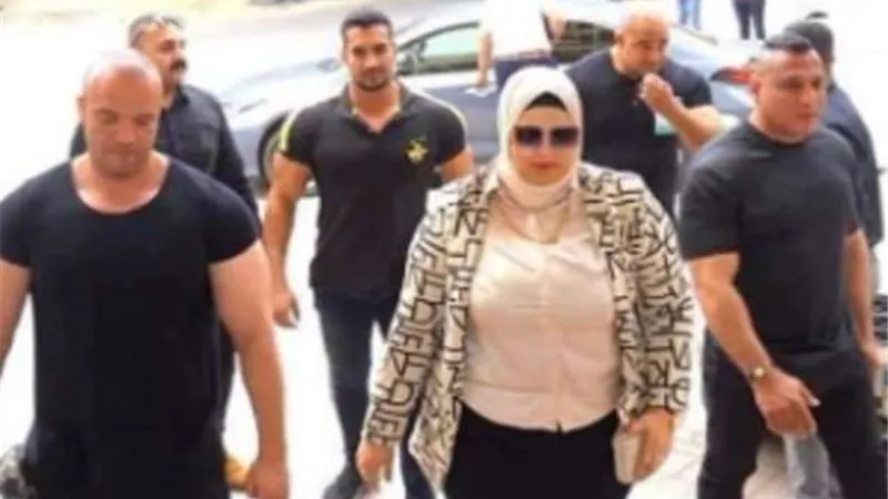 لا تعمل بأى مدرسة حكومية أو خاصة .. الأمن يكشف تفاصيل القبض على مدرسة أحياء وزوجها و6 جاردات