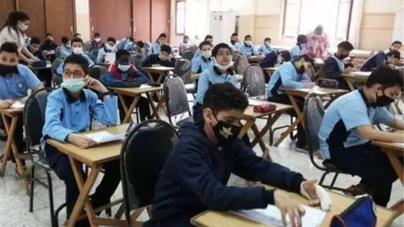 اليوم.. طلاب الصف الثاني الثانوي يستكملون امتحانات الفصل الدراسي الثاني