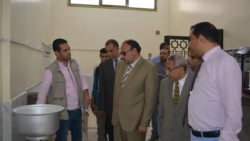 نائب رئيس جامعة الأزهر للوجه القبلي يتفقد تجهيزات معمل منتجات الألبان بأسيوط