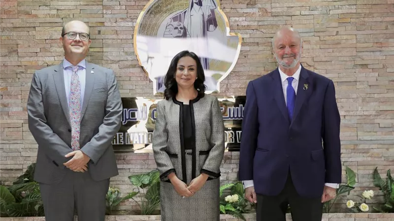 مايا مرسى تستقبل المنسق العام للتعاون و السفير الإسبانى فى مصر