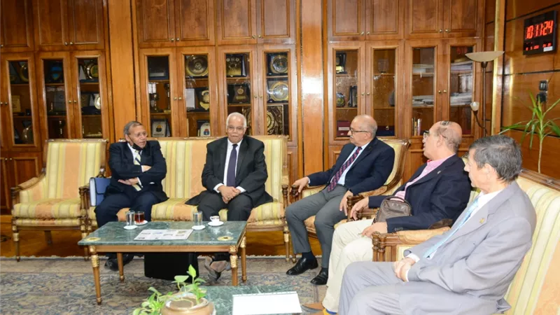 رئيس جامعة أسيوط يستقبل وزير النقل الأسبق للمشاركة فى لجنة ترشيح عميد كلية الحاسبات