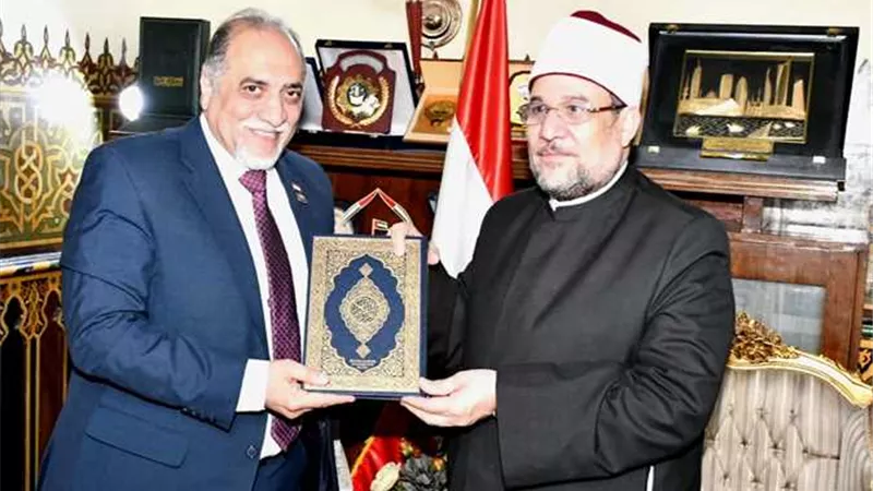 وزير الأوقاف يستقبل شيخ الطرق الصوفية لبحث سبل التعاون