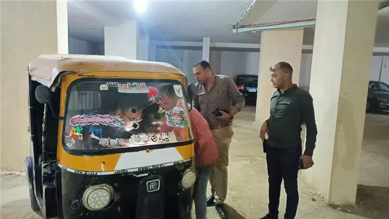 الجيزة تواصل حملات مطاردة مركبات التوك توك داخل جراجات حدائق الأهرام