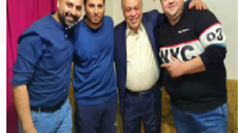بعد تركيبه جهاز بالفم.. أشرف زكي يزور أحمد عتريس للاطمئنان عليه ودعمه