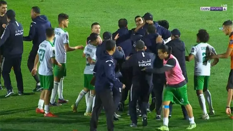 تصل للإيقاف 6 أشهر.. الكاف يوقع عددا من العقوبات على المصري
