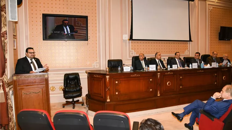 زراعة الشيوخ توصى بإعداد دراسة عن مخاطر أشجار الفيكس وحجم انتاجها