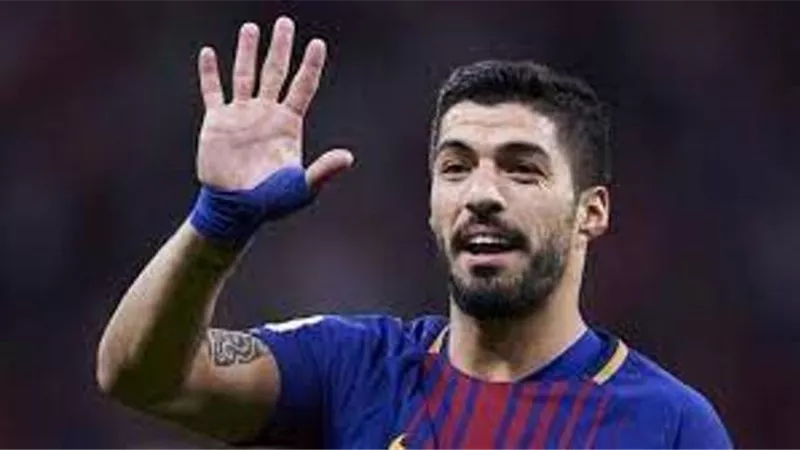 أتليتكو مدريد يعلن موعد رحيل سواريز