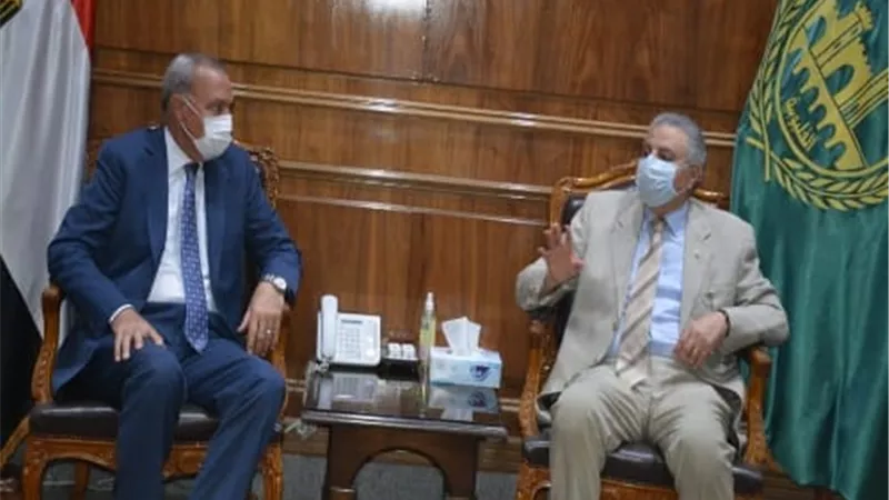 محافظ القليوبية يناقش مع مديرمكتبات مصر العامة عدد من الموضوعات الهامة