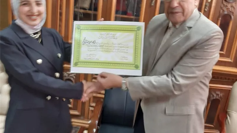 محافظ شمال سيناء يلتقى الطبيبة الفائزة ببحث دولى عن سرطان الثدى