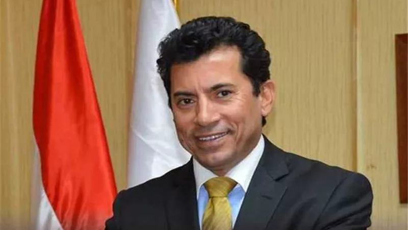 وزير الشباب يؤكد أهمية مشاركة مصر في ملتقى لندن للعلماء الشباب