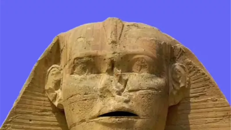 احمدحلمى وابوالهول يغنيان(حتى بص الحركةدى)