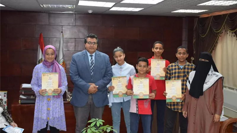 مدير تعليم جنوب سيناء يكرم طلاب ومعلمات التربية الخاصة