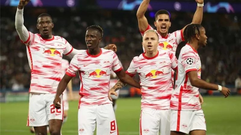 نكونكو يفوز بجائزة أفضل لاعب فى الدورى الألمانى