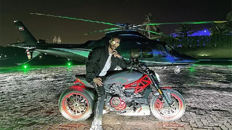 يوفقك المولى ويسدد خطاك .. محمد رمضان يهنىء حاكم الإمارات الشيخ محمد بن زايد