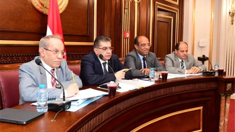 صحة الشيوخ : : لابد من الحفاظ على أسعار المكملات بعيداً عن مصالح بعض شركات الأدوية