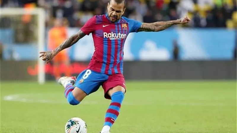 تقارير: برشلونة يتوصل لحل في أزمة تجديد عقد ألفيس