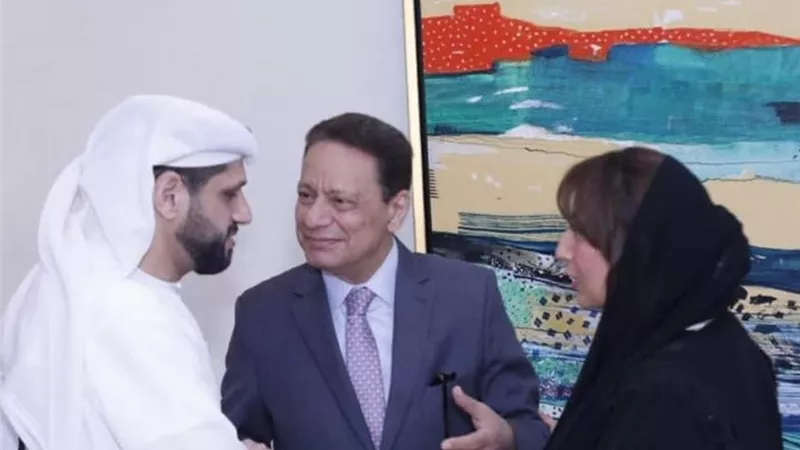 كرم جبر يقدم واجب العزاء فى وفاة رئيس دولة الإمارات
